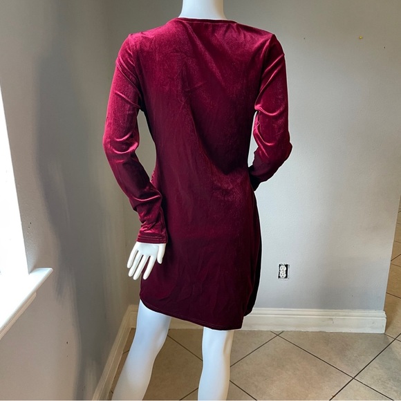 Shein Bae Wrap Front Ruched Detail Velvet Dress
Size Large for size 10 - Picture 7 of 9